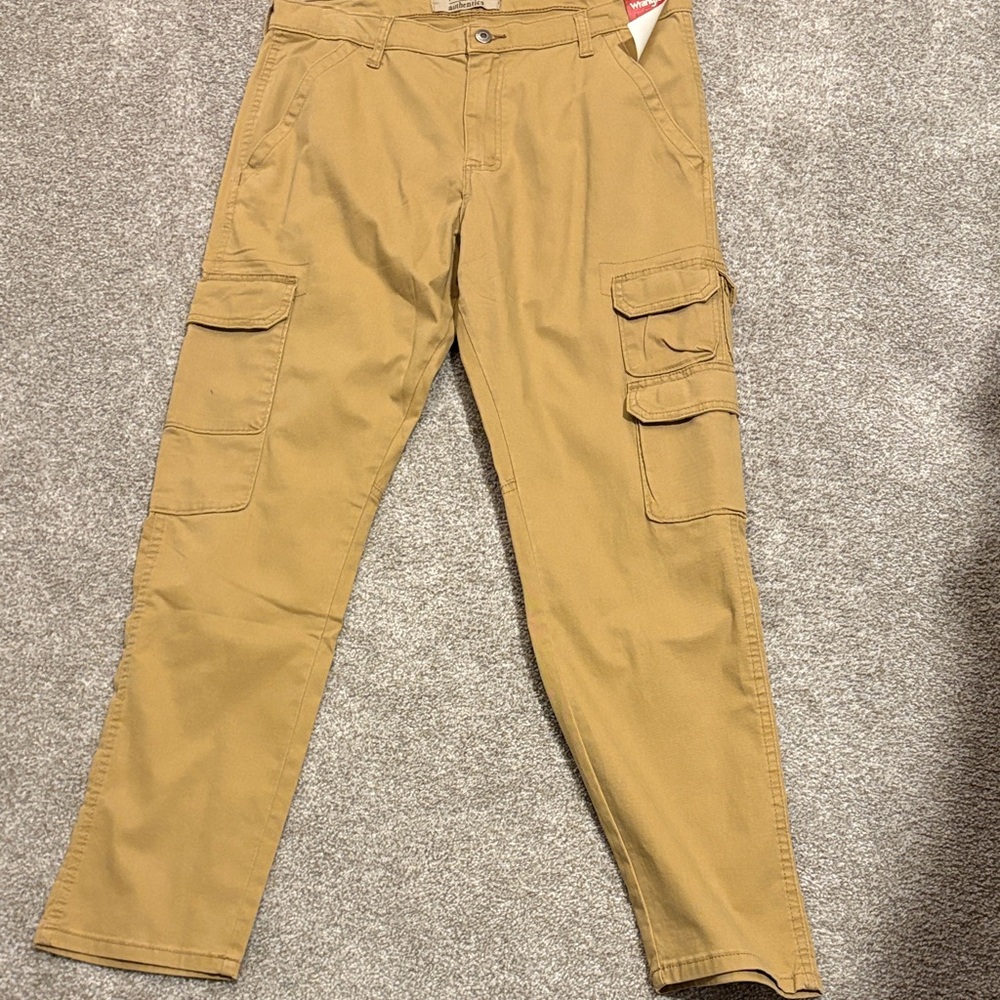 NWT Wrangler Men's Brown Cargo Pants